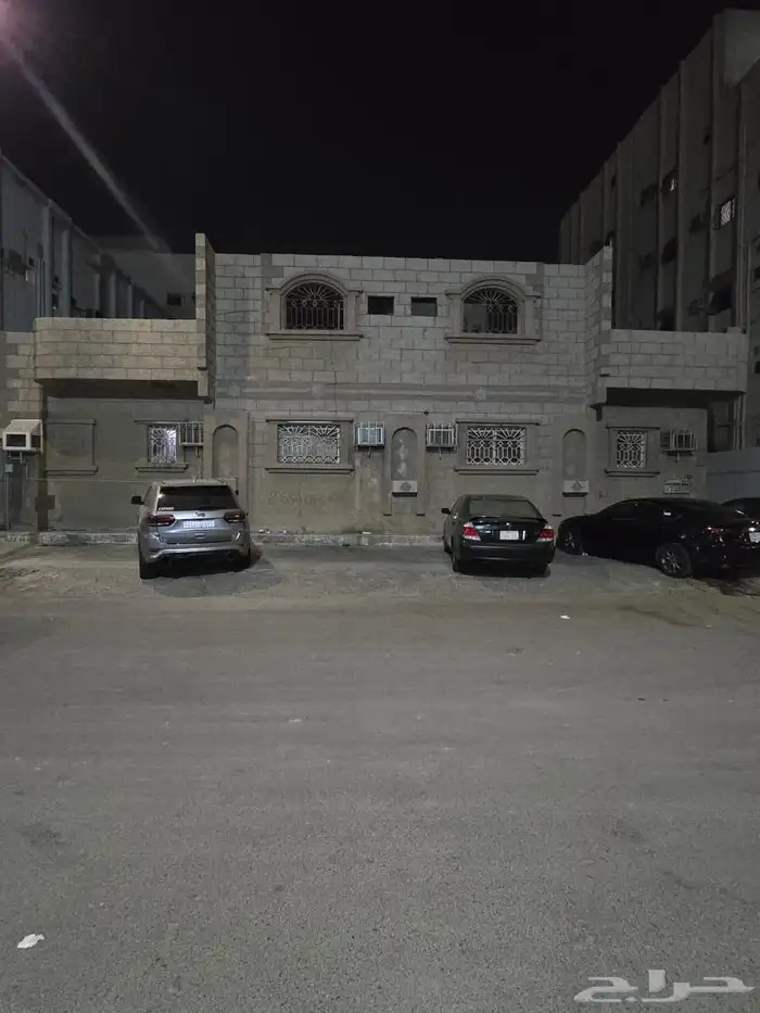 عمارة للاستثمار بموقع استراتيجي بجانب سوق 7 1