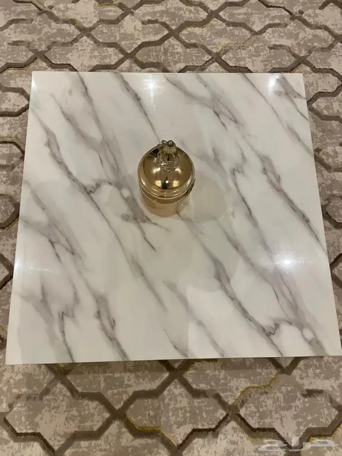 للبيع أثاث منزلي   طاولة أرضية وطاولة تلفزيون 1