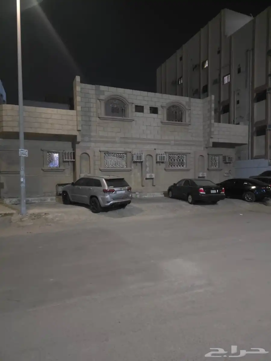 عمارة للاستثمار بموقع استراتيجي بجانب سوق 7 2