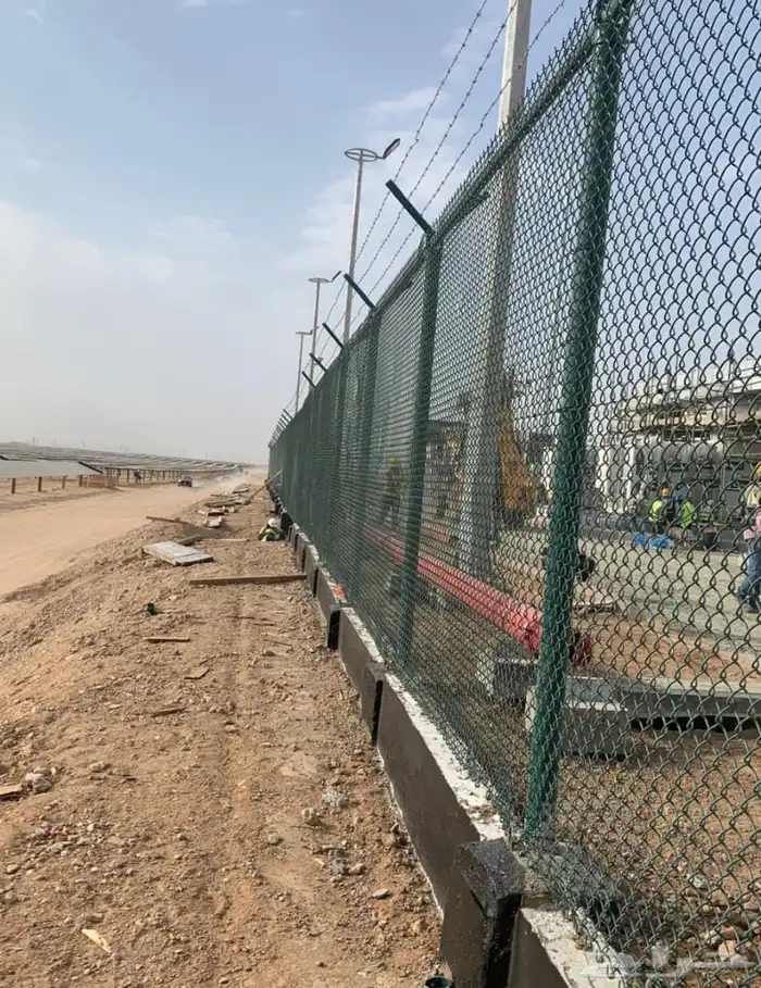 نحن مؤسسه توريد وتركيب جميع أنواع الشبوك والاسياج الحكوميه 1