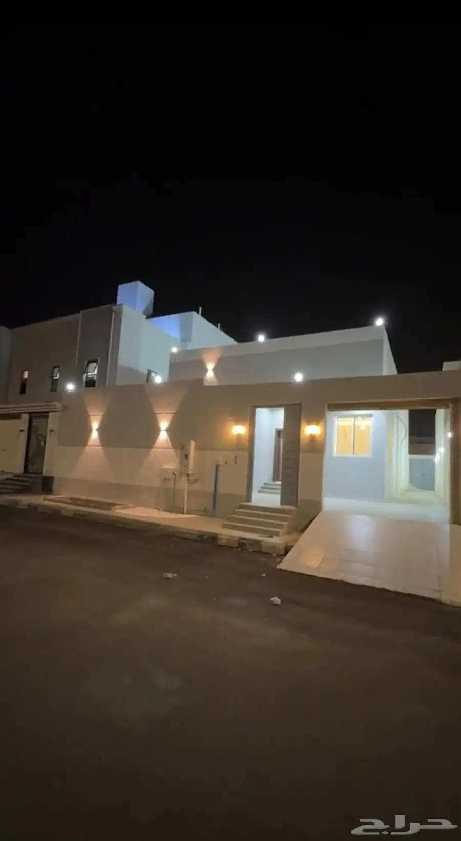 ادوار فاخرة للبيع حي المحيسن النموذجي مقابل القطار 1