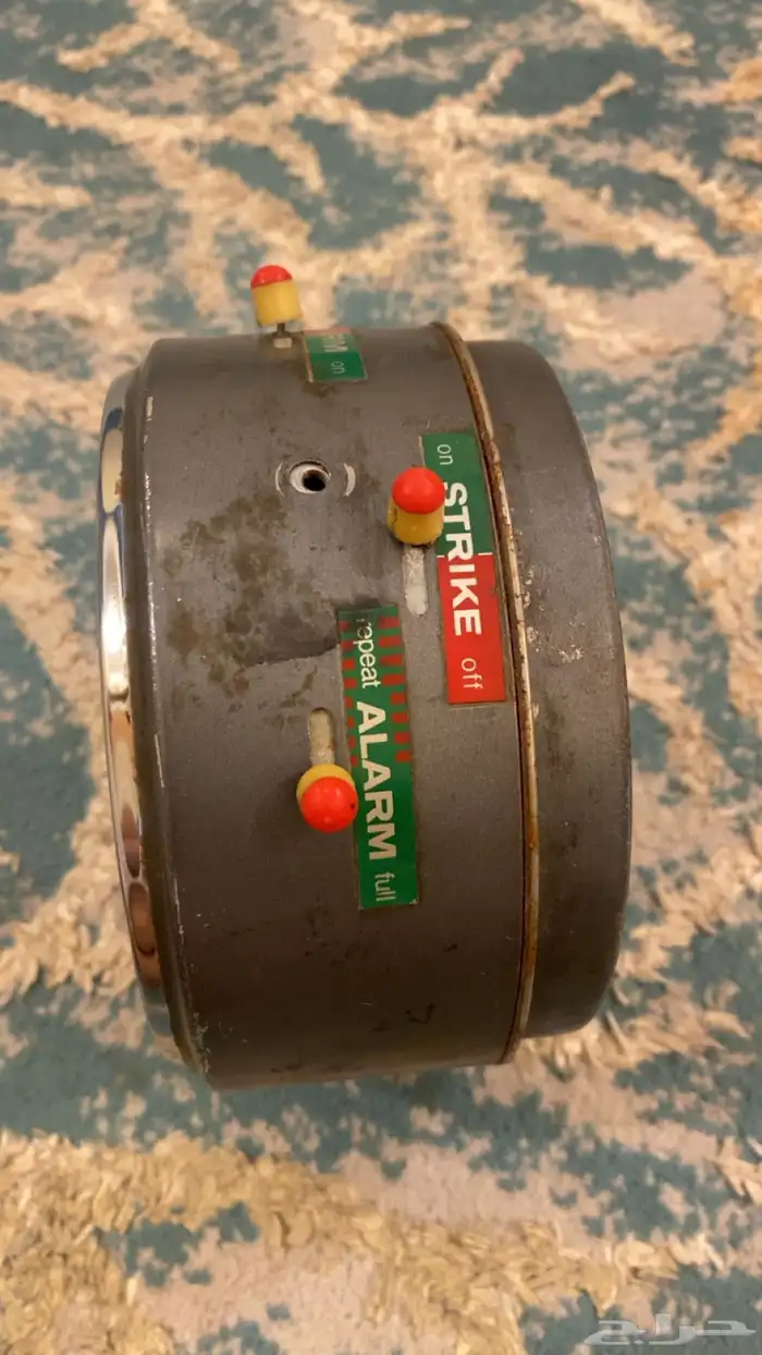 ساعه قديمه خراشه 1