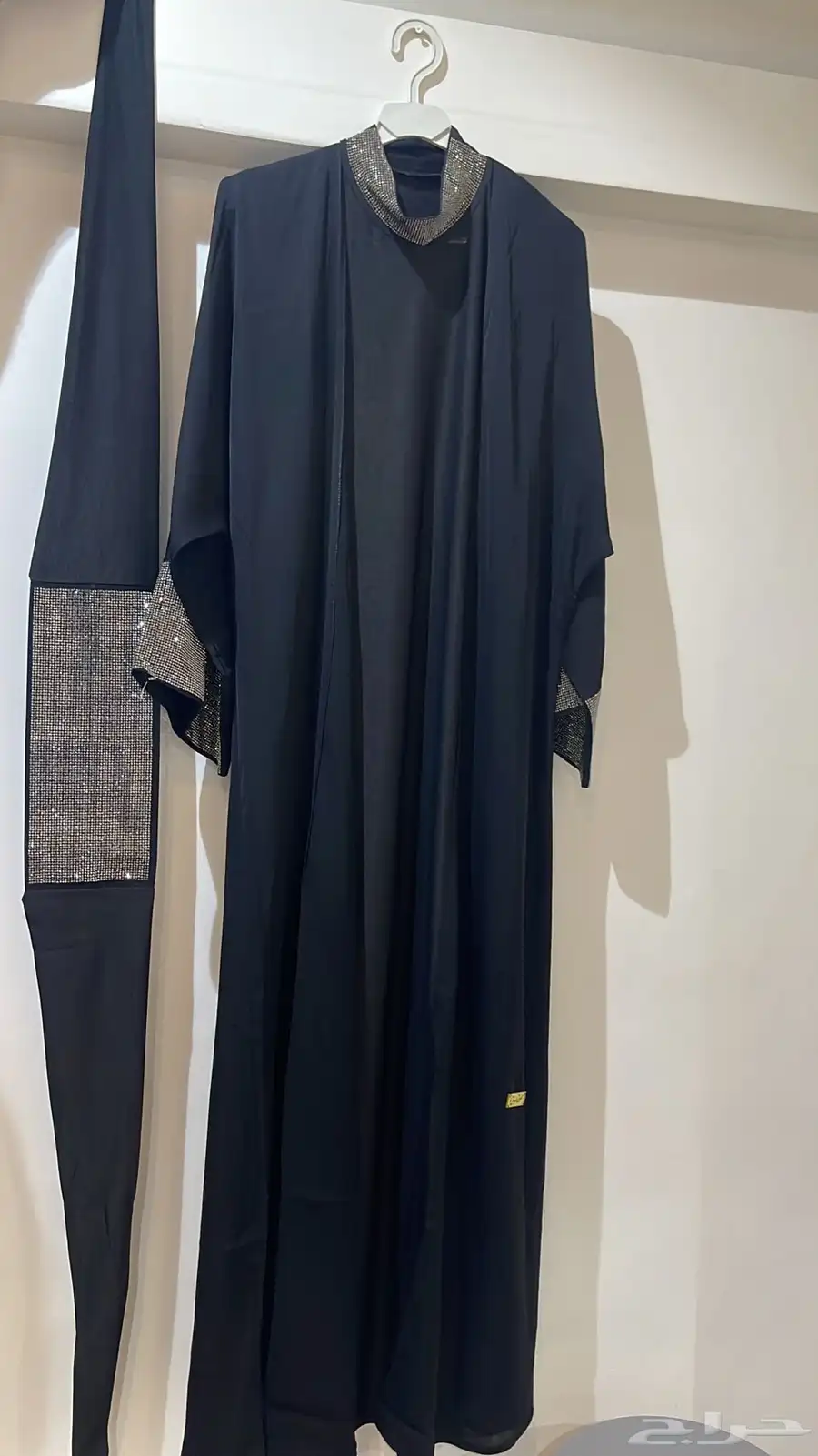 عبايات للبيع بسعر الجملة العدد 44حبة مشكل 0