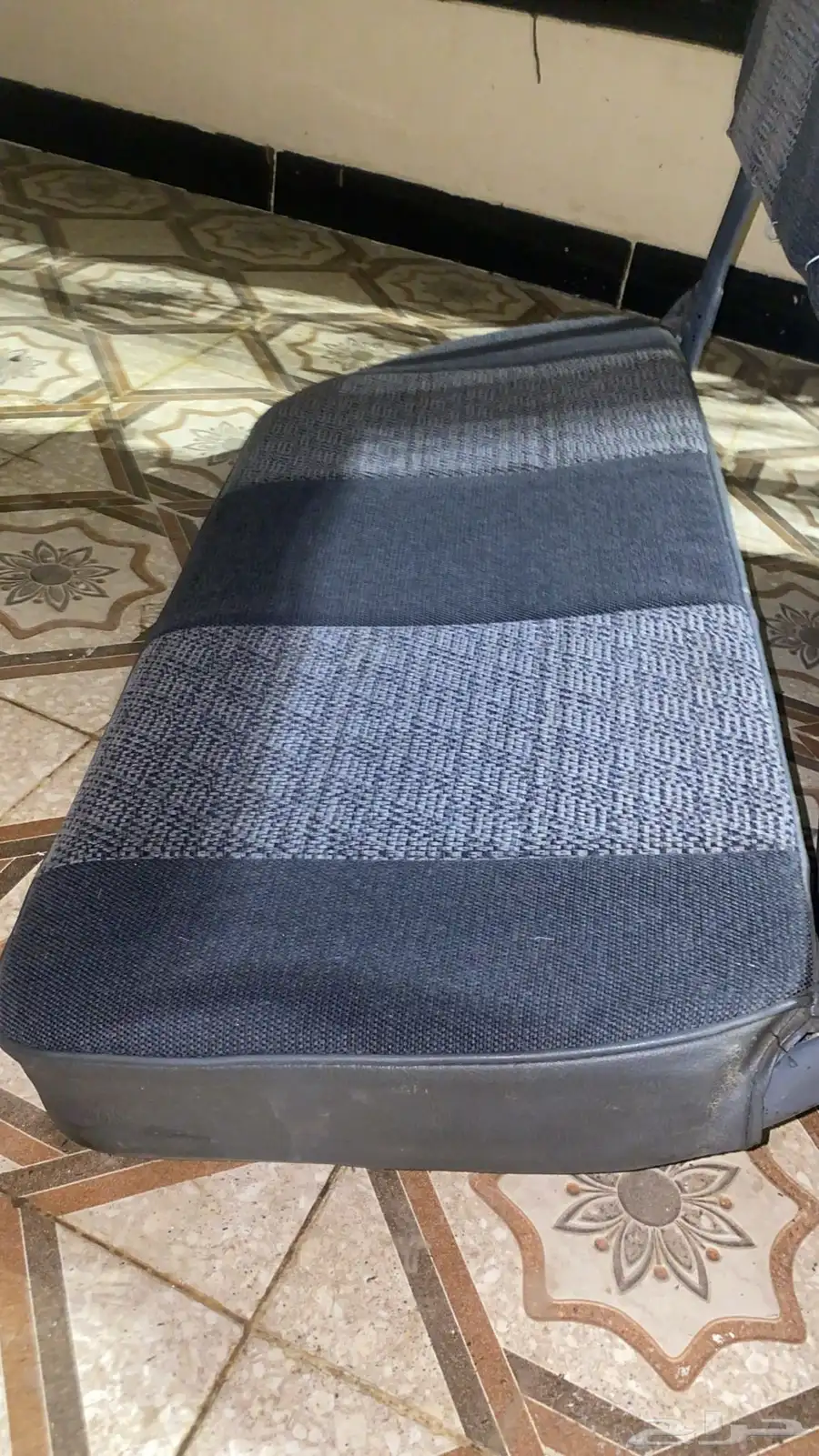 للبيع مقاعد جيب ربع من موديل 2000 2