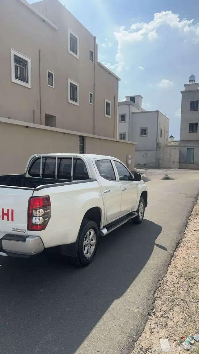 للتنازل متسوبيشي ( L200 ) ( 2022 ) 4