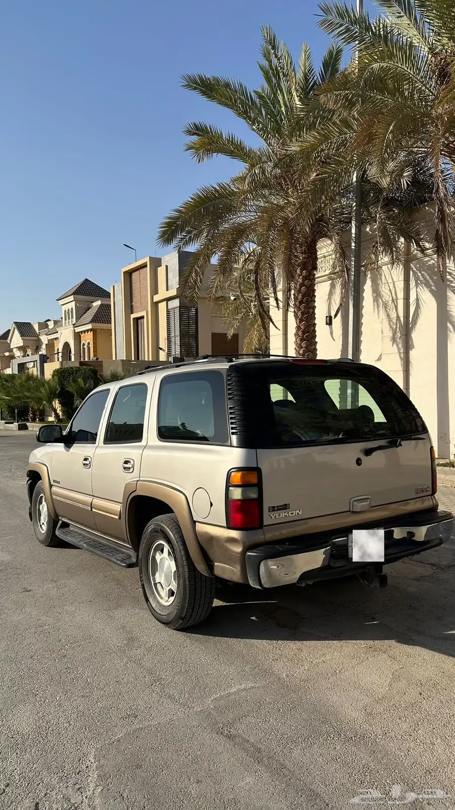 للبيع جمس 2004 مسيوم ب 10 والبيع قريب لا يجي الا الصامل 2