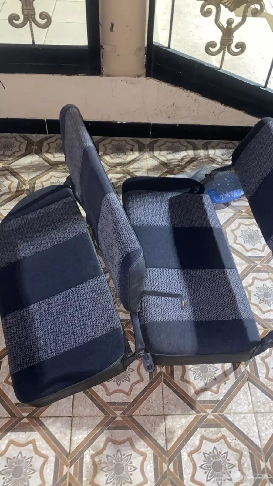 للبيع مقاعد جيب ربع من موديل 2000 0