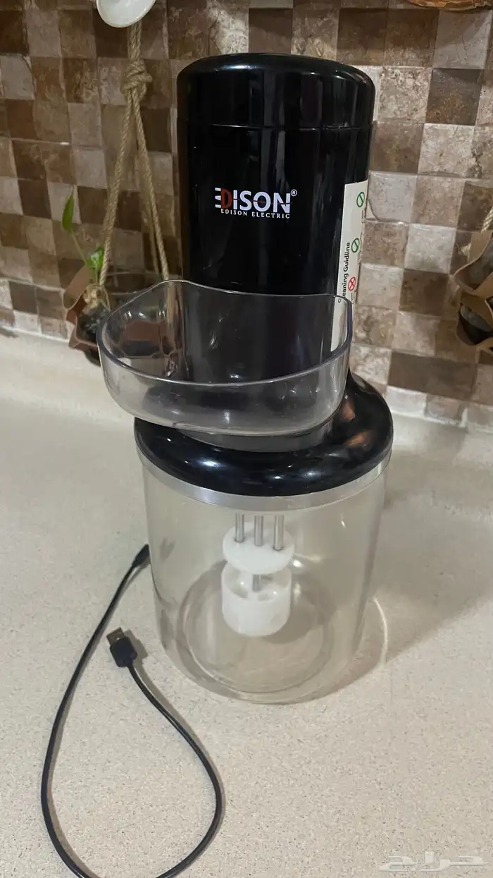 صانعه لقيمات اديسون الحاله جدااا مممتازه 220 الكهرباء بشاحن 1