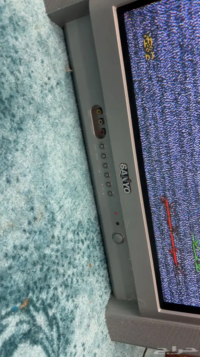 تلفزيون قديم من اواخر التسعينات الى الافينات من شركه SANYO 7