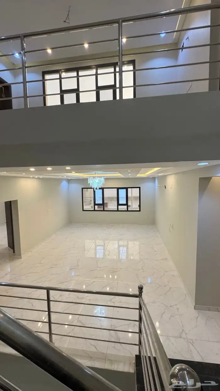 فلتين فاخرة للبيع ابوعريش حي الصفا 15