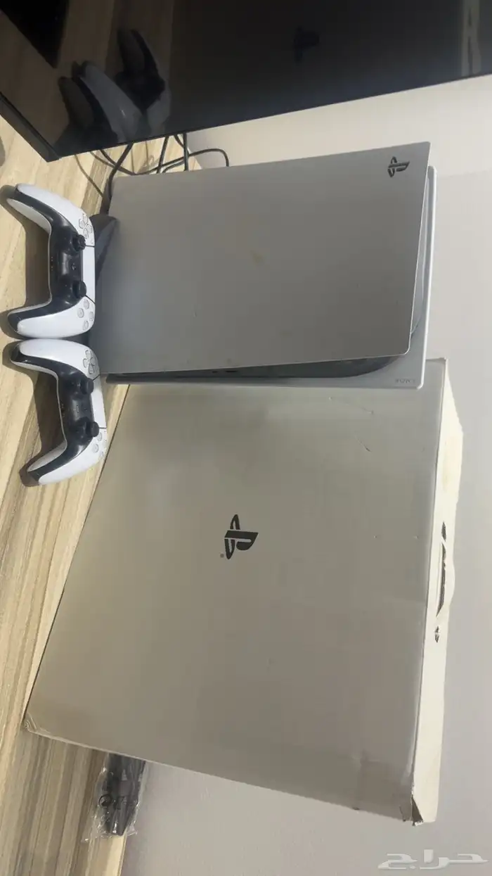 سوني 5 نضيف للبيع مع اغراضه كامله . 1