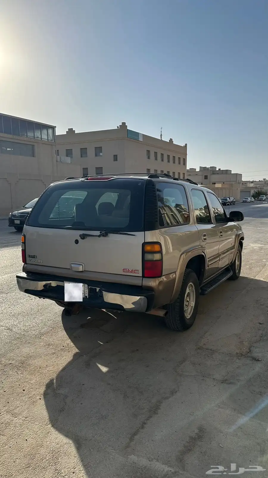 للبيع جمس 2004 مسيوم ب 10 والبيع قريب لا يجي الا الصامل 3