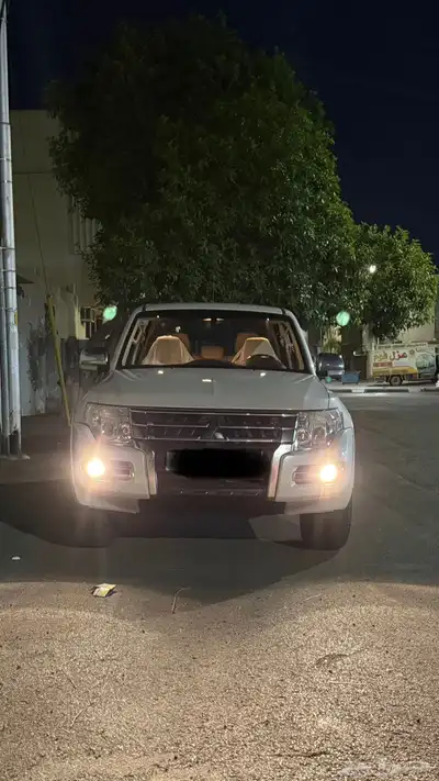 للبيع باجيرو 2015 نظيف 0