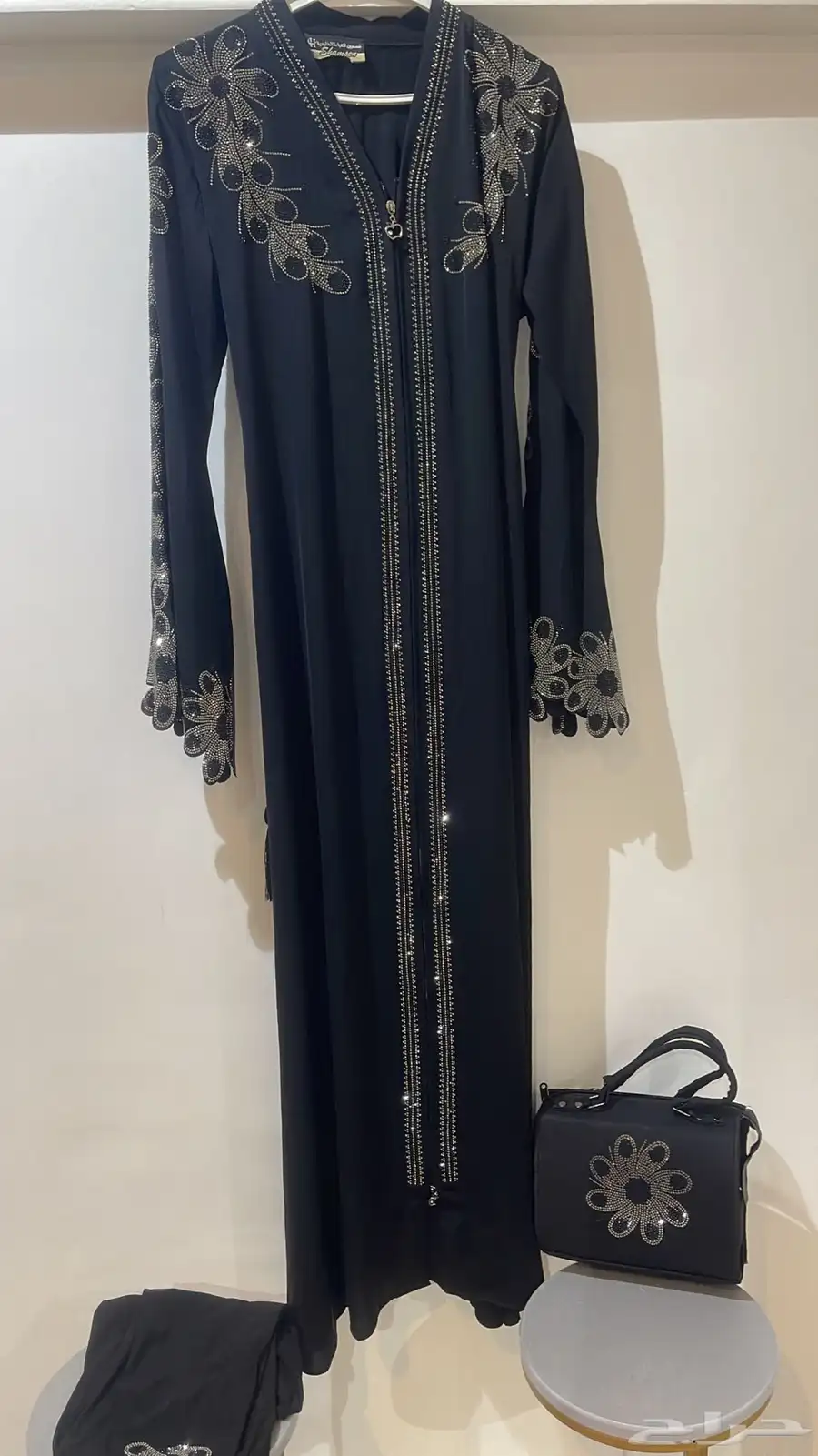 عبايات للبيع بسعر الجملة العدد 44حبة مشكل 11