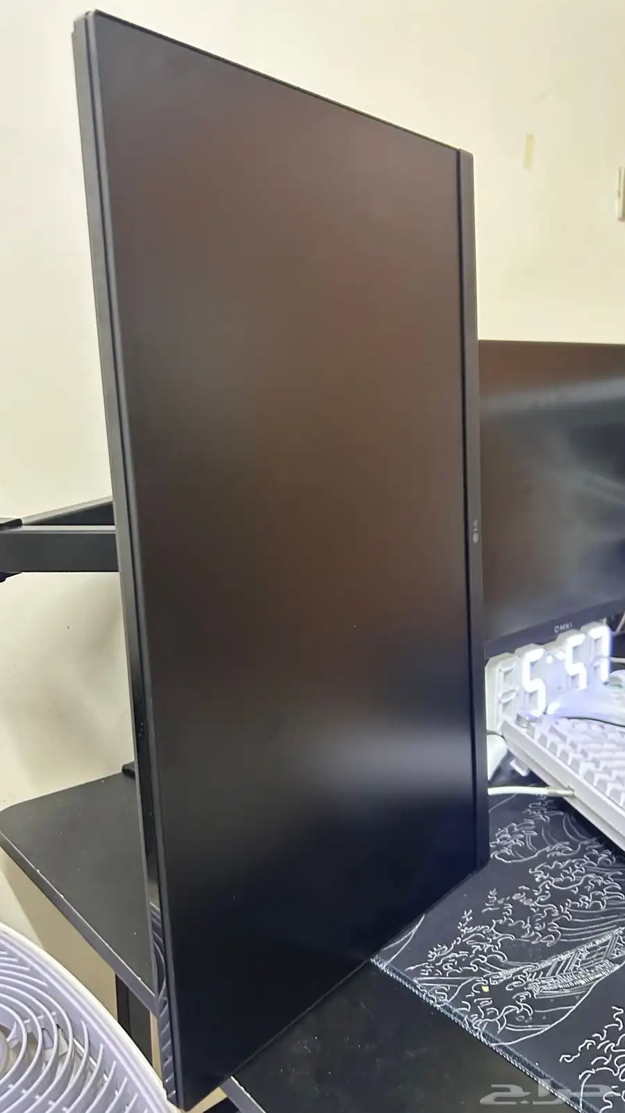 شاشه 144 نظيف جدا استخدام يوم فقط 5