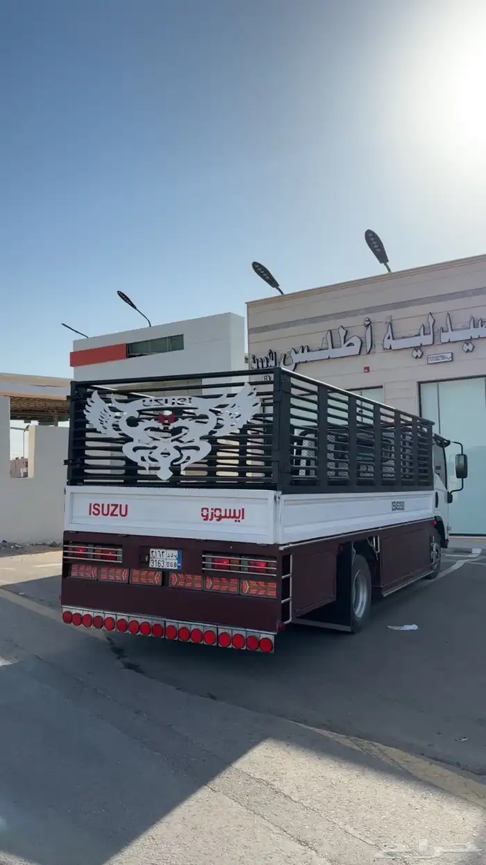 سيارة نقل 6 متر 0