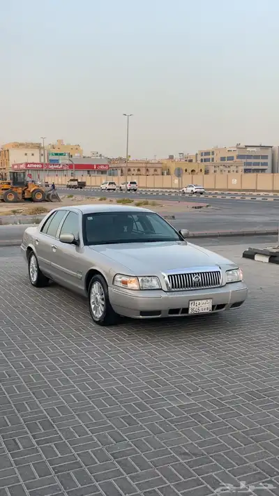 للبيع فورد ماركيز امريكي 2011 مخزن بقمة النظاافه 0
