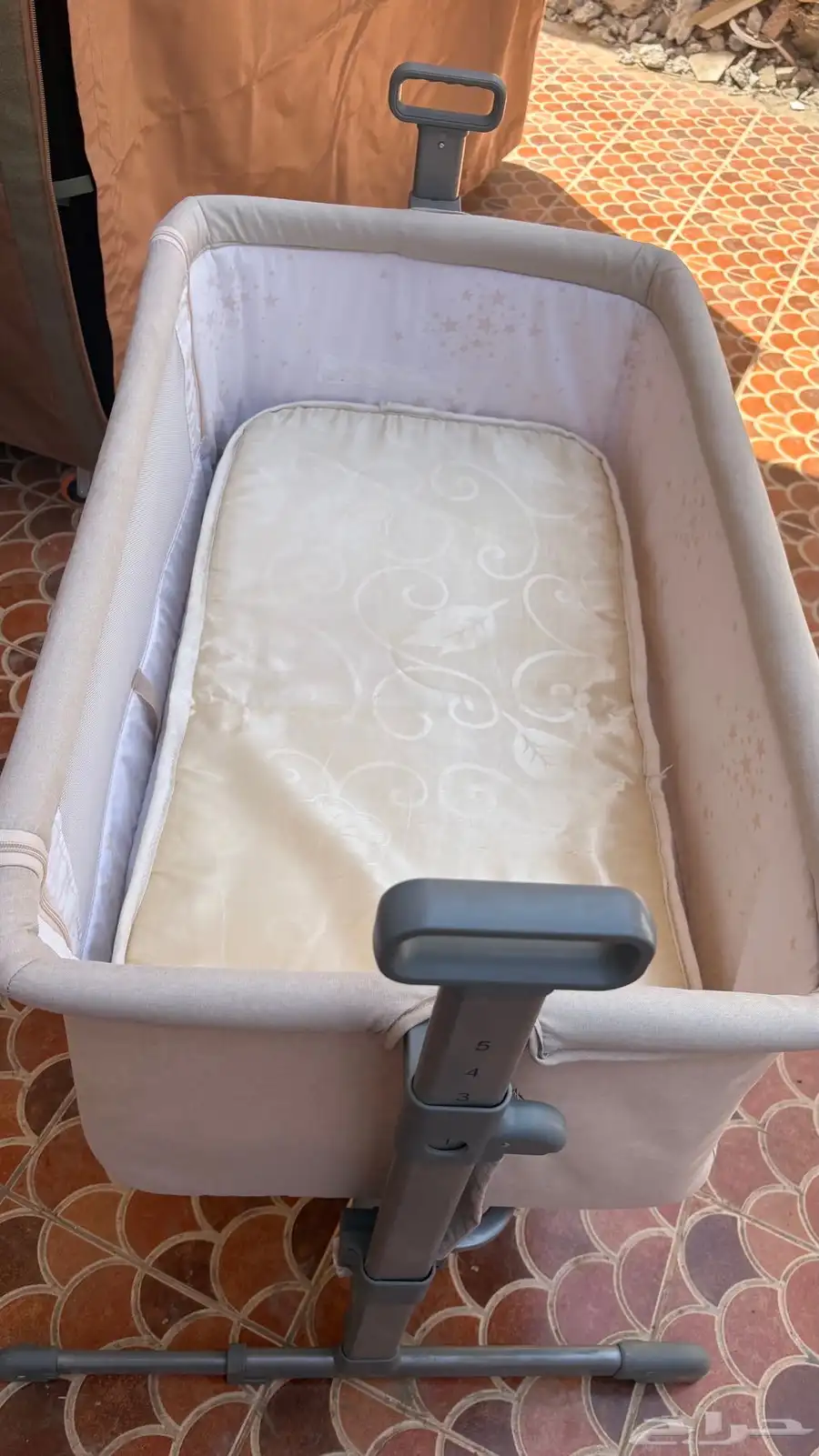 سرير اطفال 1