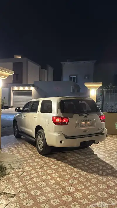 سكويا 2016 فئة SR5 8