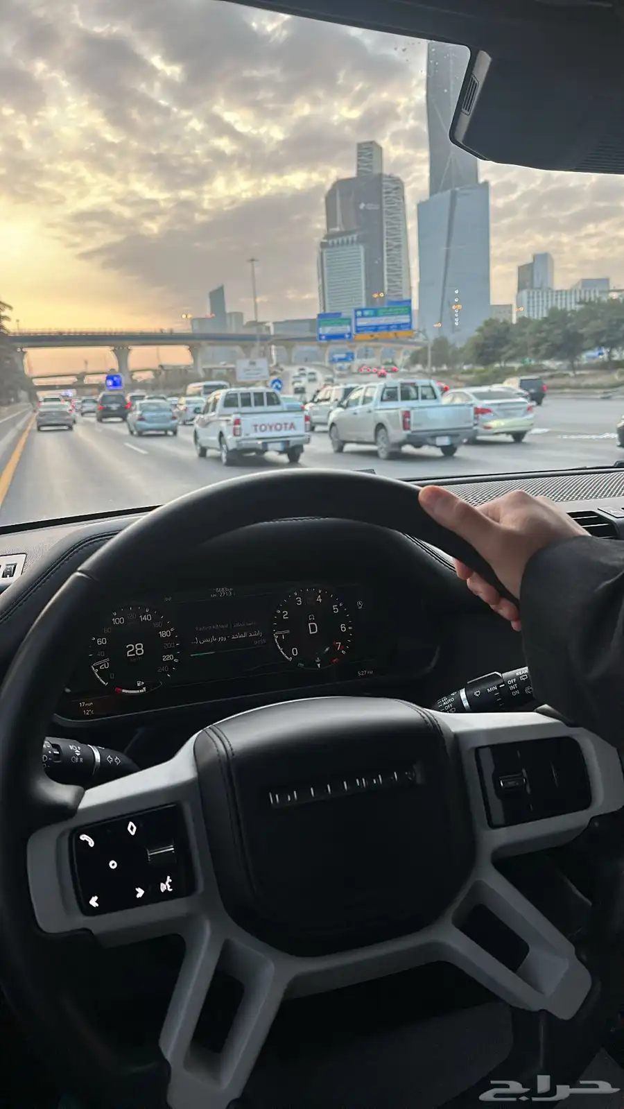 لاند روفر ديفندر 2023 90 x dynamic P400 10