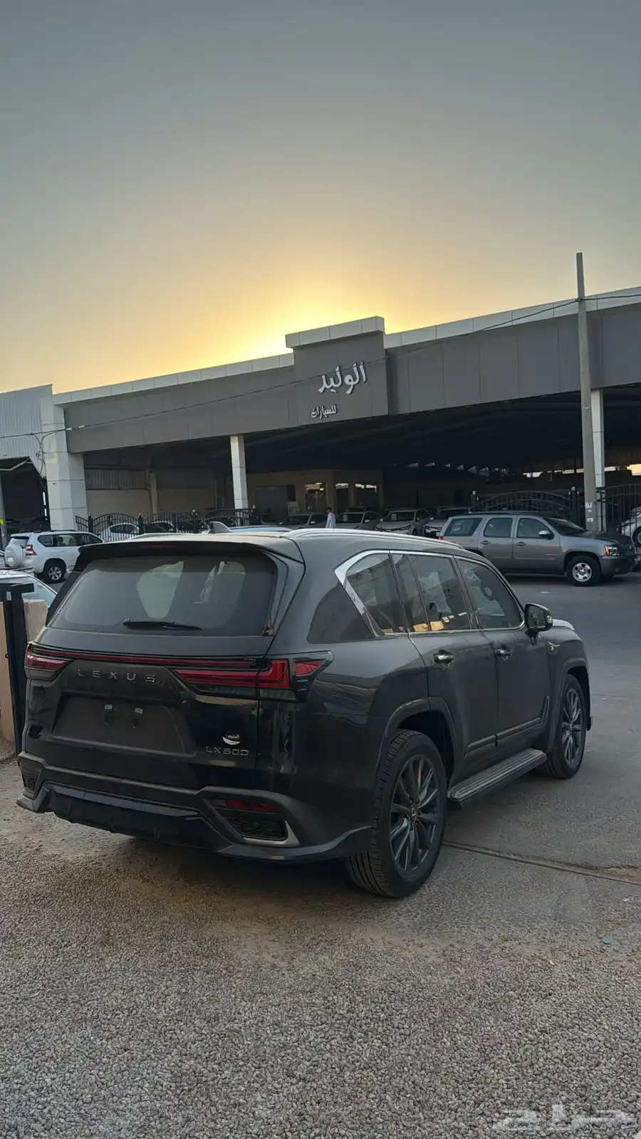 لكزس 2025 بنزين LX600 فل كامل سبورت سعودي جديد اللون اسود 5
