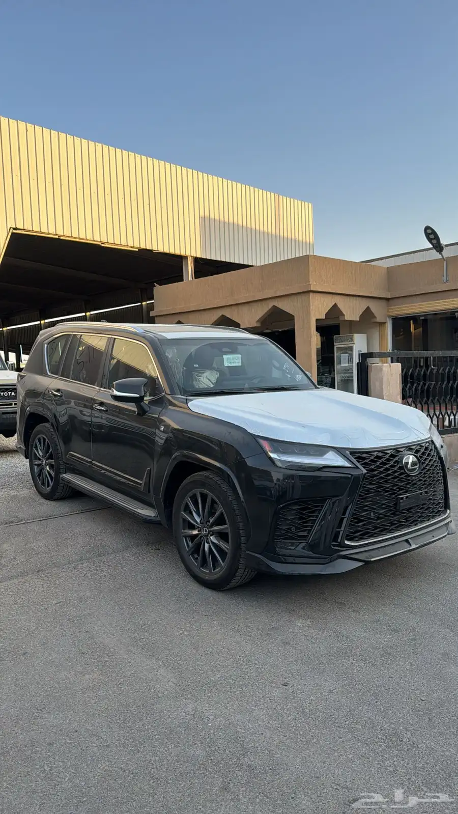 لكزس 2025 بنزين LX600 فل كامل سبورت سعودي جديد اللون اسود 3