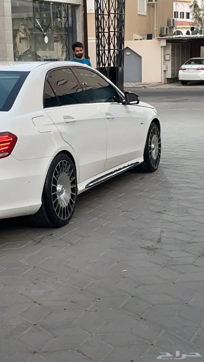 مرسيدس E500 2011 3