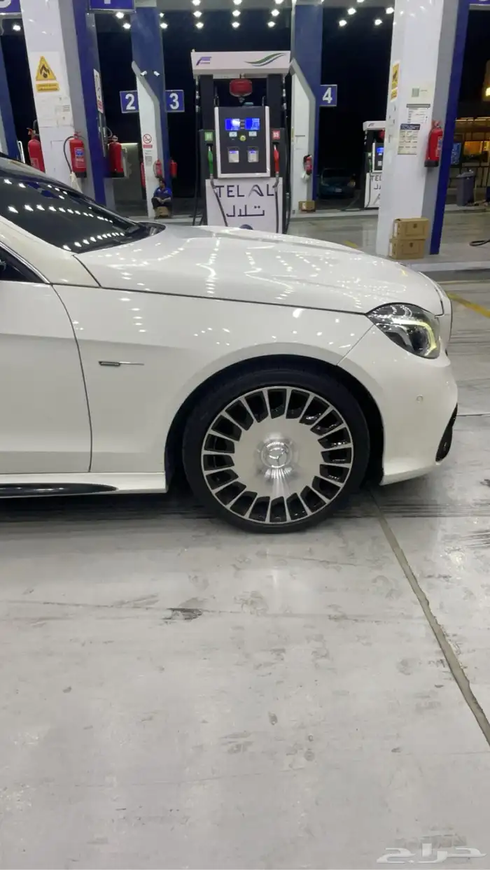 مرسيدس E500 2011 4