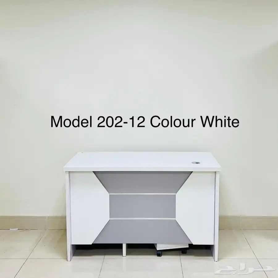 Computer Desk with Drawers  Storage. 27