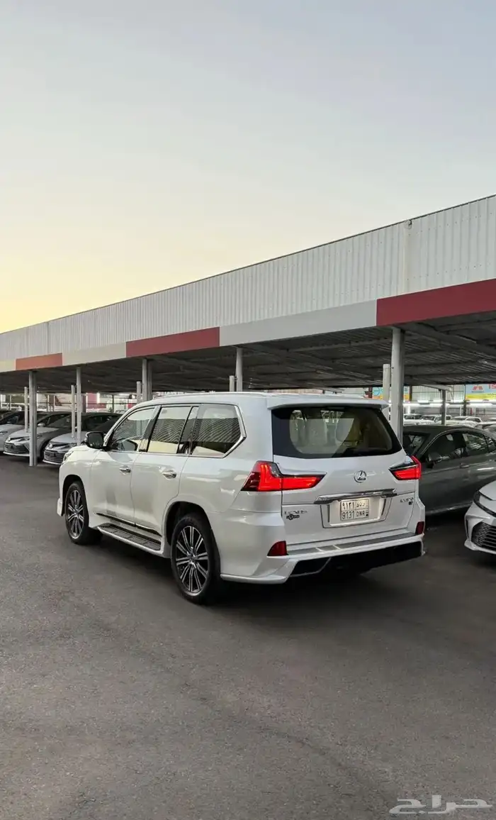 لكزس LX570 موديل 2018 عداد 175 الف 6