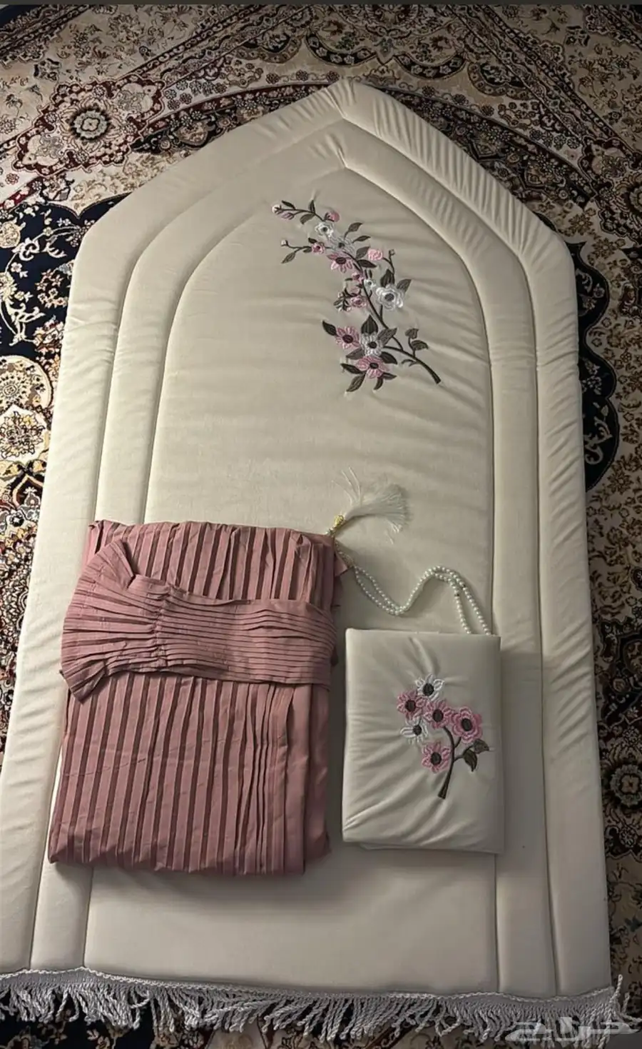 سجدات وشراشف صلاه بالحبه وبالجمله 2