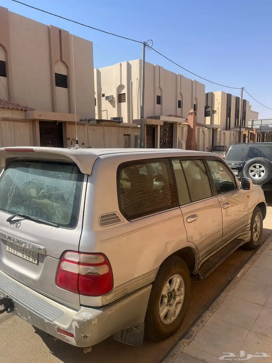 تيوتا لاندكروزر VXR 3