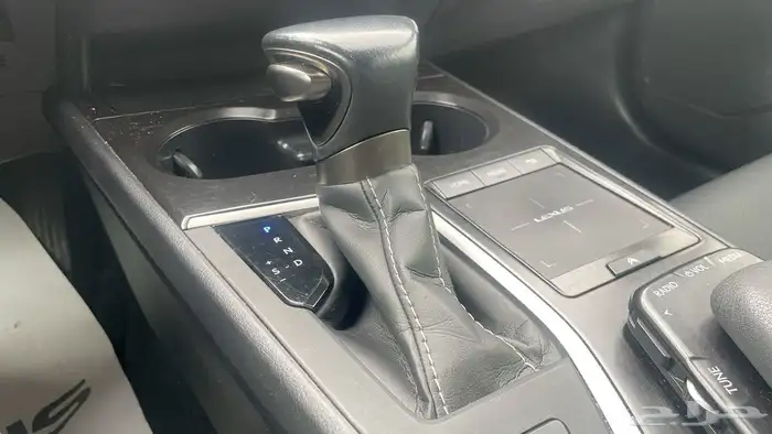 لكزس UX 250h 2021 6
