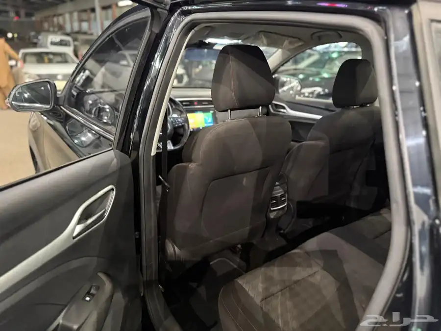 للبيع MG ZS موديل 2023 نص فل بودي وكالة السعر 34 الف 25