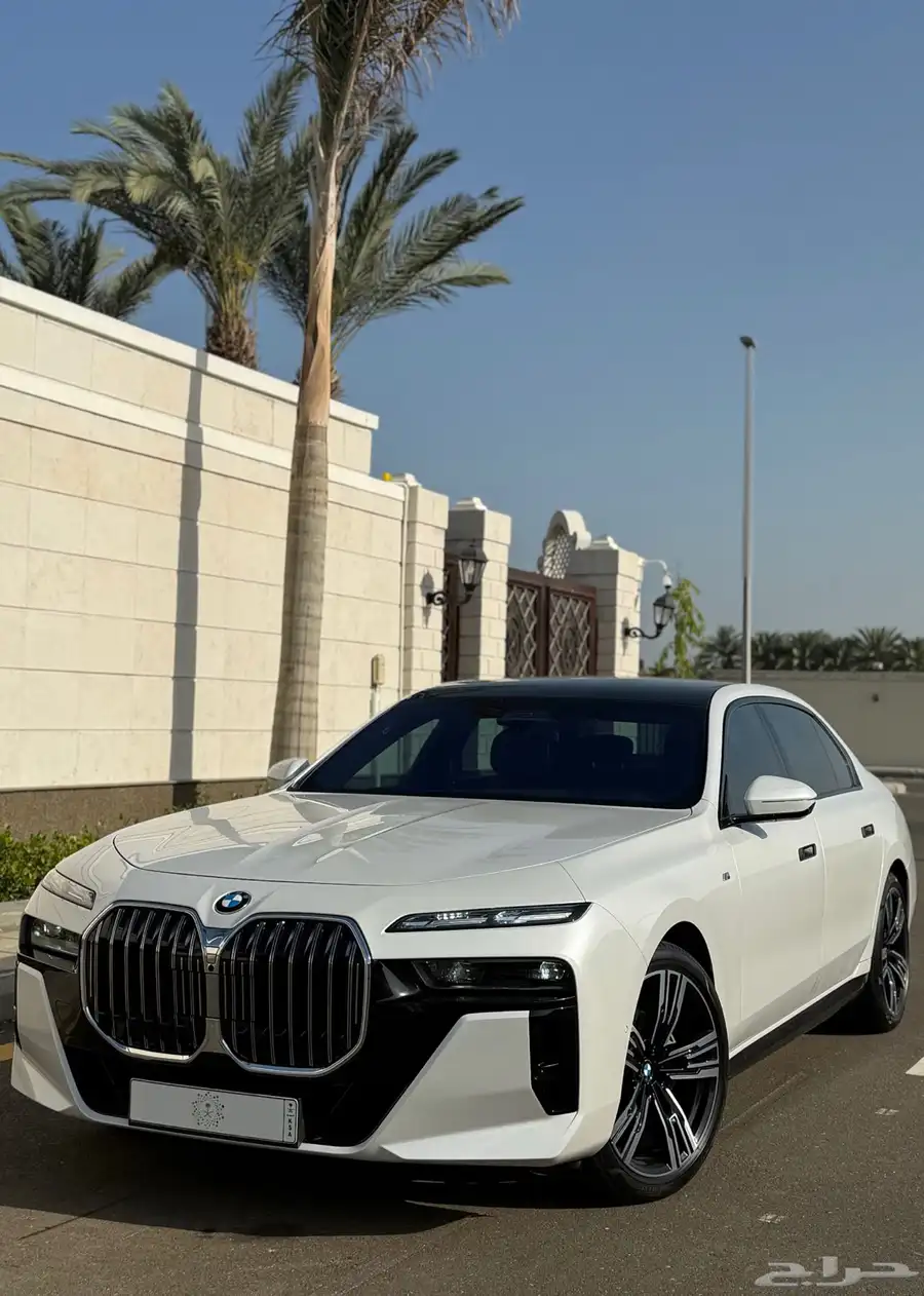 بي ام دبليو 735i M kit 2023 سعودي بحالة الوكالة 20