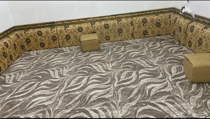 جلسة أرضية للبيع مع الستارة بدون الفرشة 0