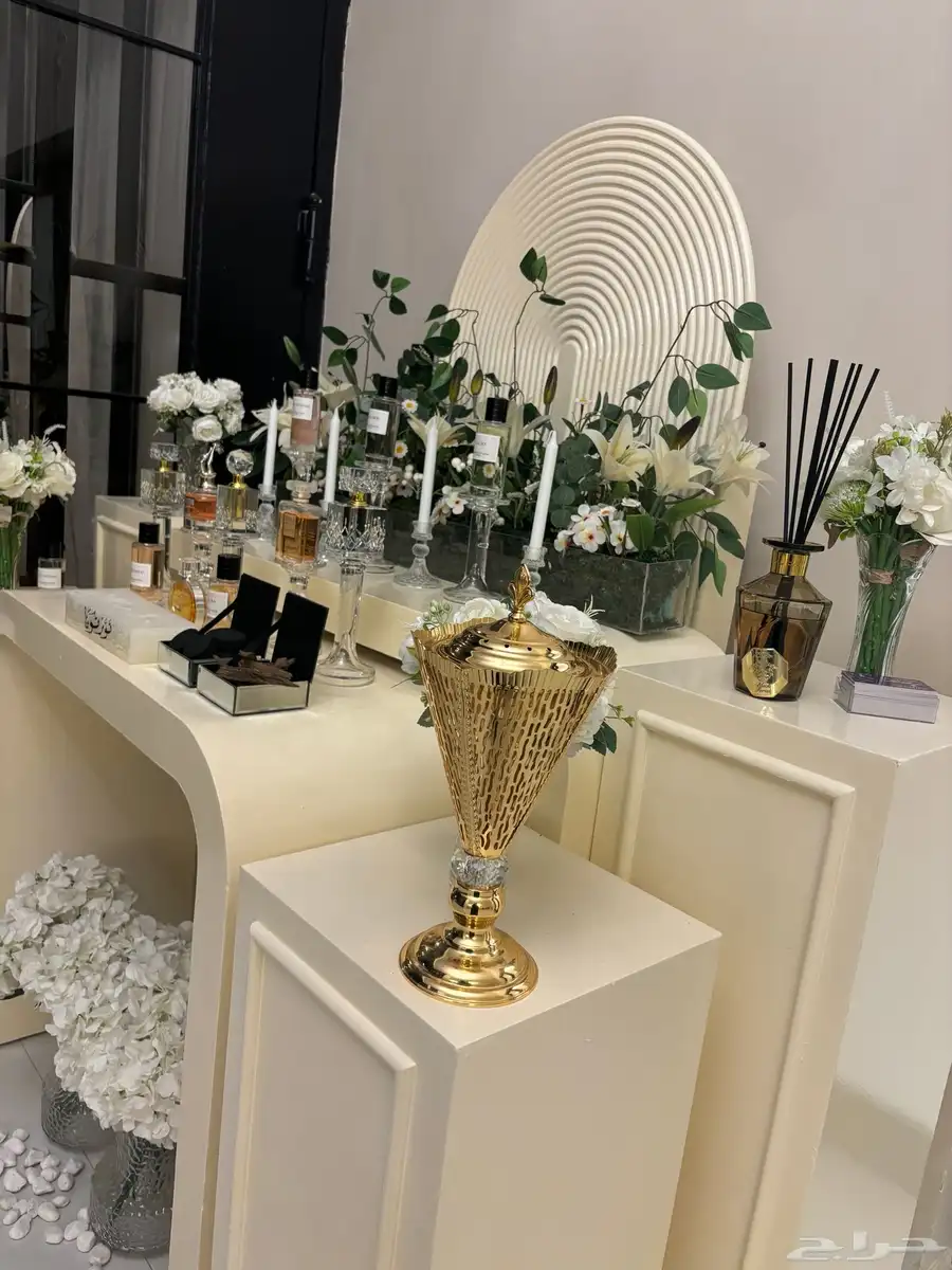 كورنر عطور عرض الاجازة ب700 فقط مع المشرفة 2