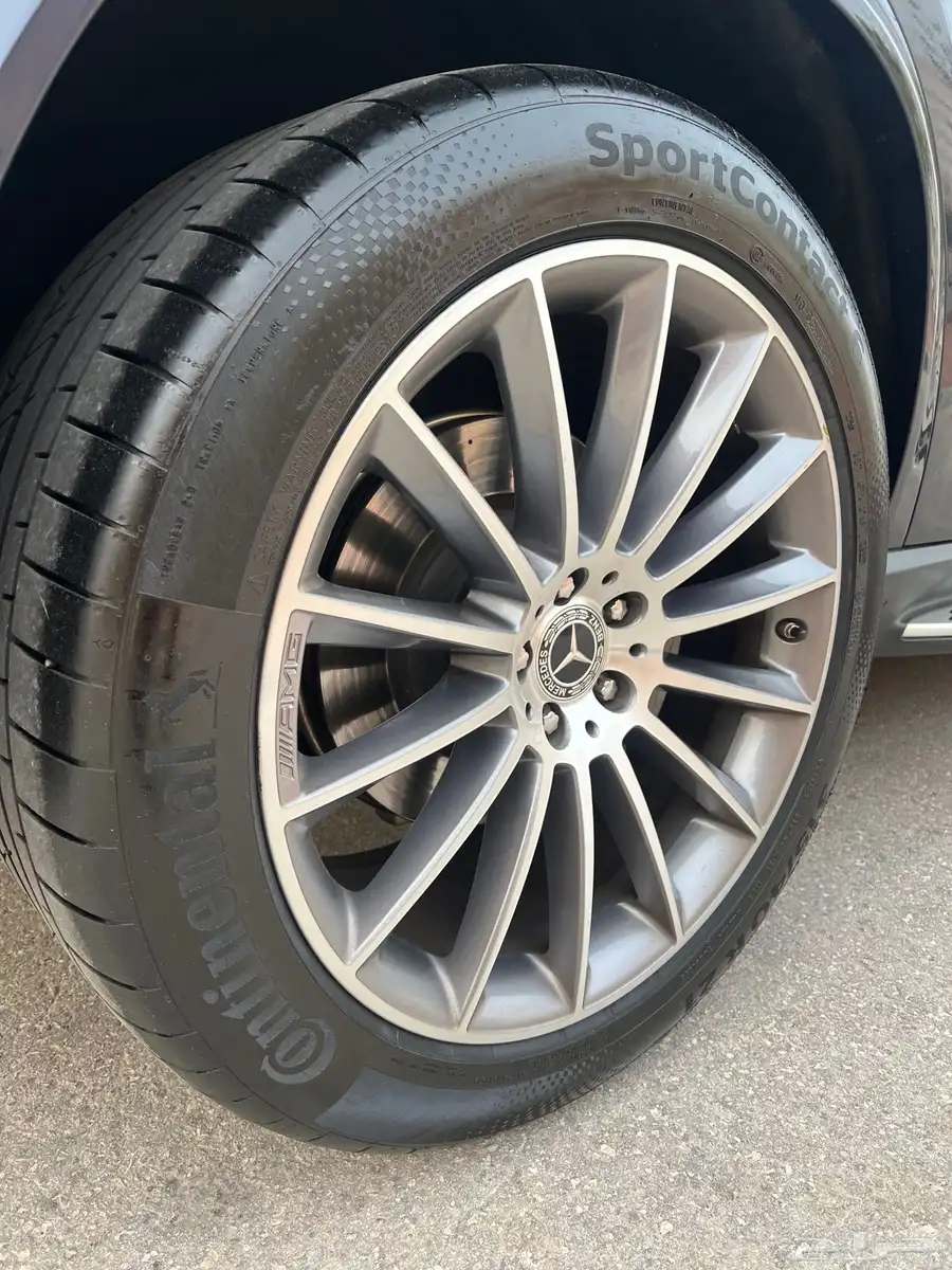 مرسيدس ( GLE450 ) موديل 2022 مع AMG kit شبه جديده 51