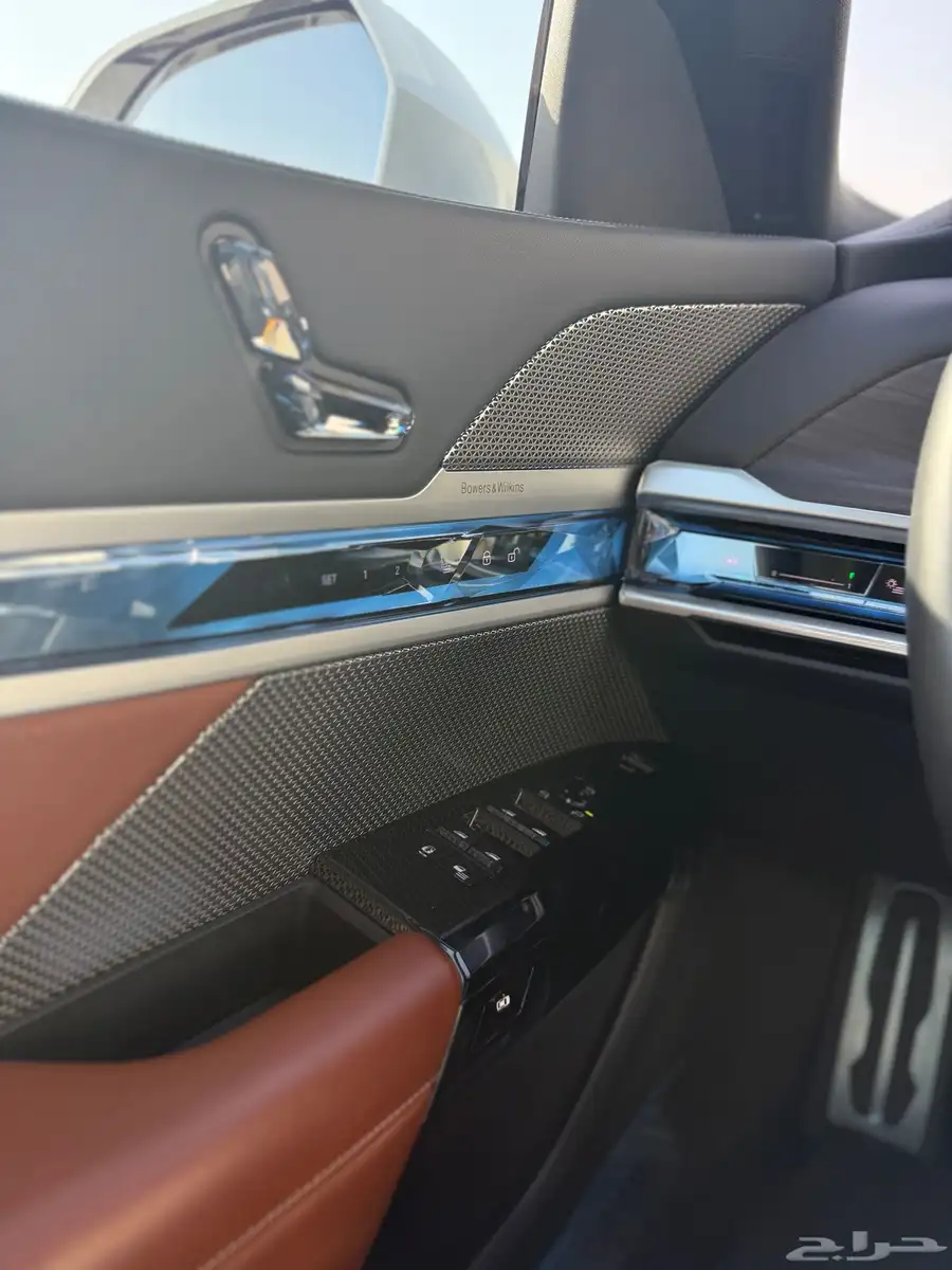 بي ام دبليو 735i M kit 2023 سعودي بحالة الوكالة 17