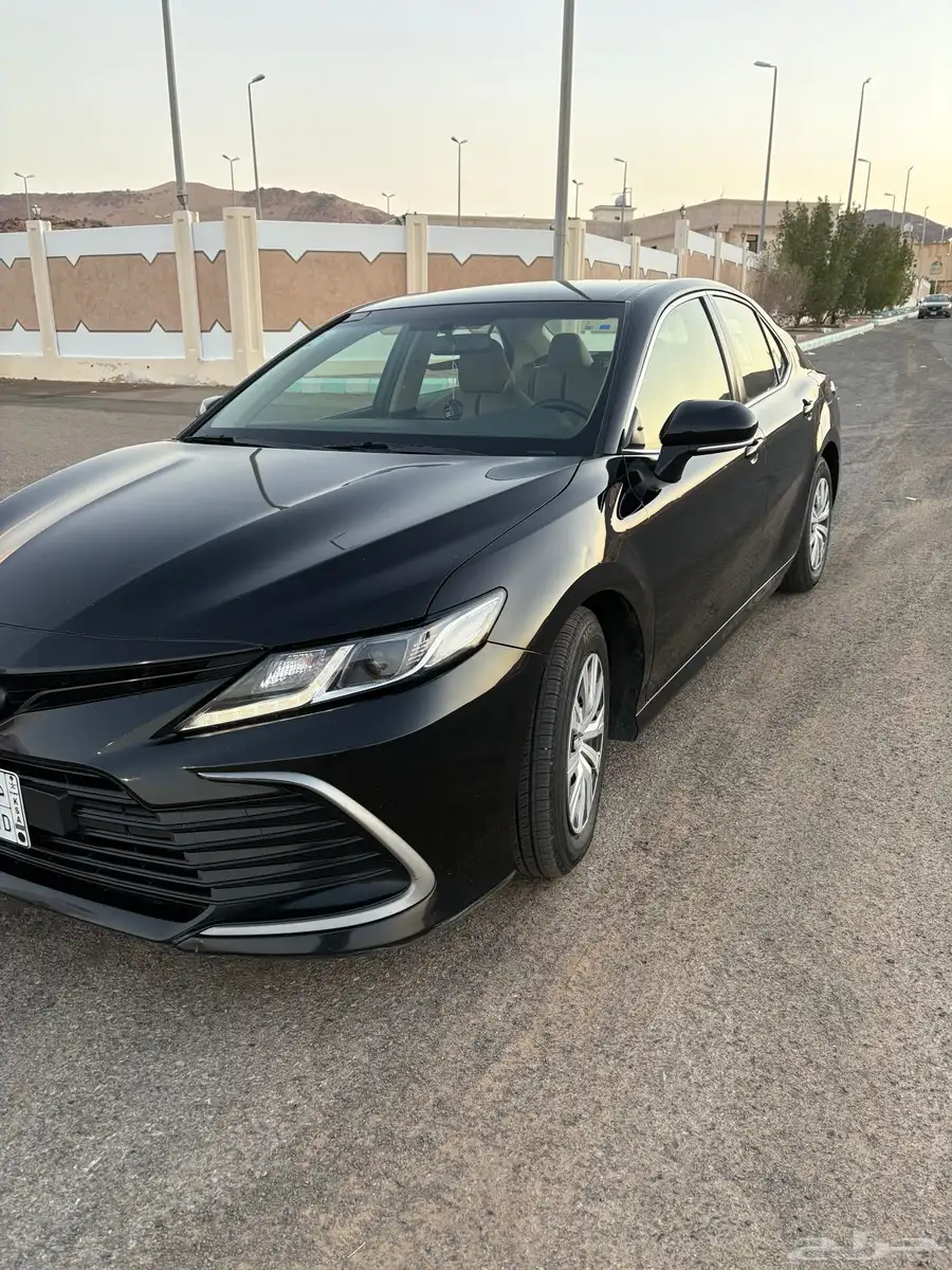 للبيع كامري 2021 استاندر أسود سعودي بودي بلد نظيفة جدا 3