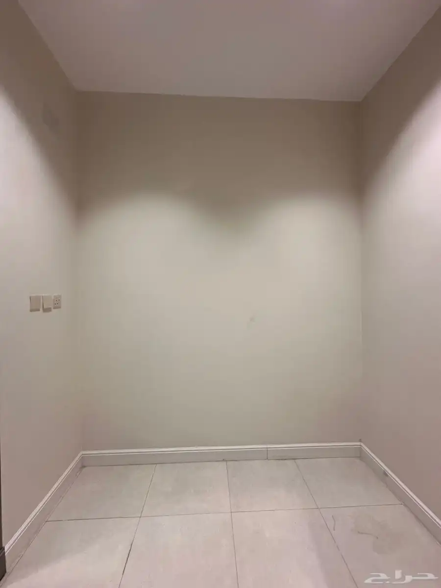 ادوار علويه بمساحات كبيره مع بلكونه مطله وسطح خاص أبها 29