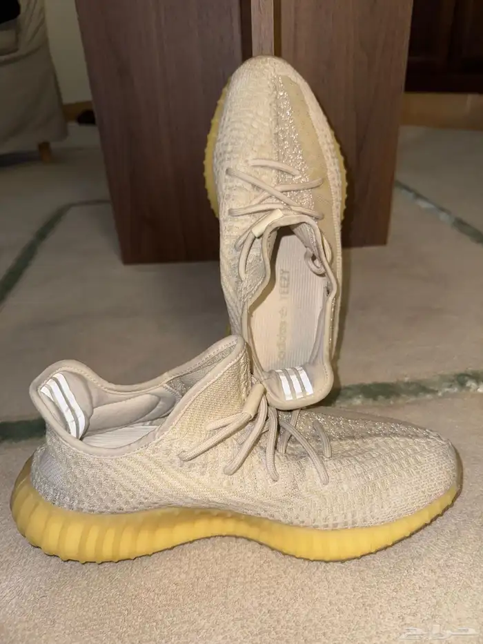 جزمة Yeezy اصلية 100 1