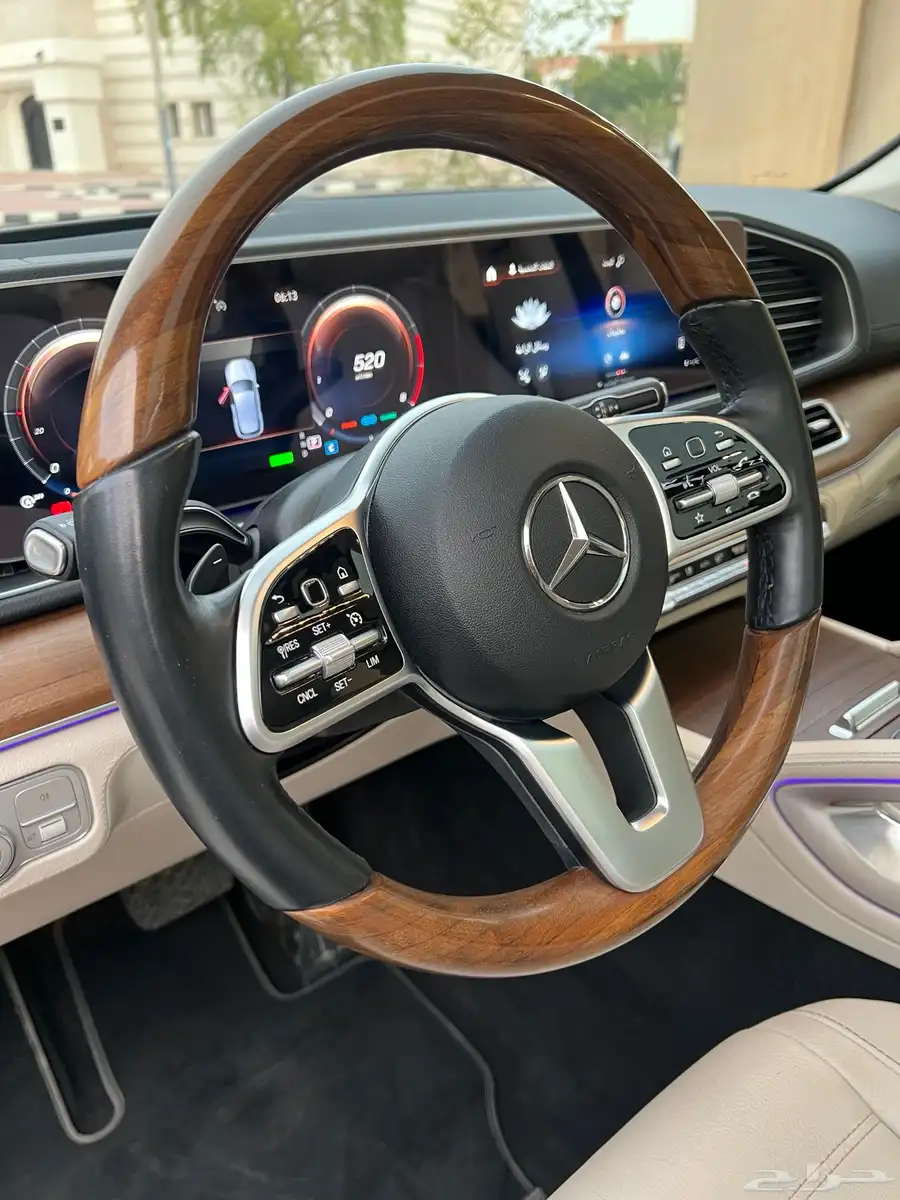 مرسيدس ( GLE450 ) موديل 2022 مع AMG kit شبه جديده 17