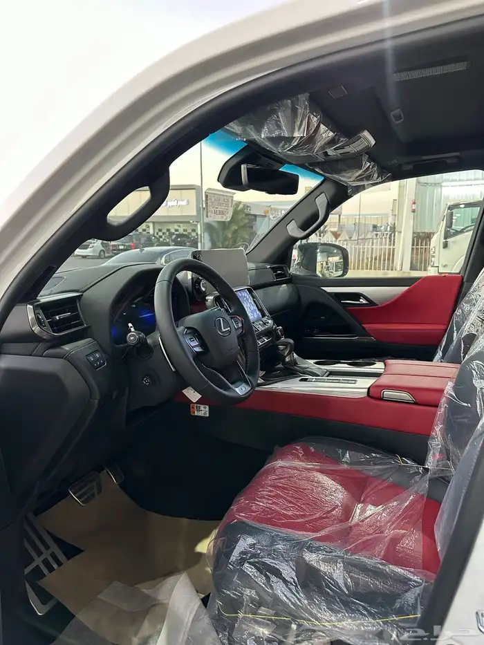 لكزس LX600 اف سبورت سعودي اصفار 5