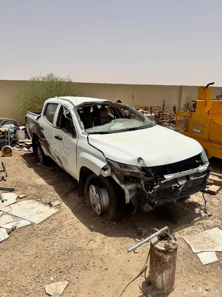 ميتسوبيشي L200 موديل 2020. دبل ديزل اللون الابيض 2