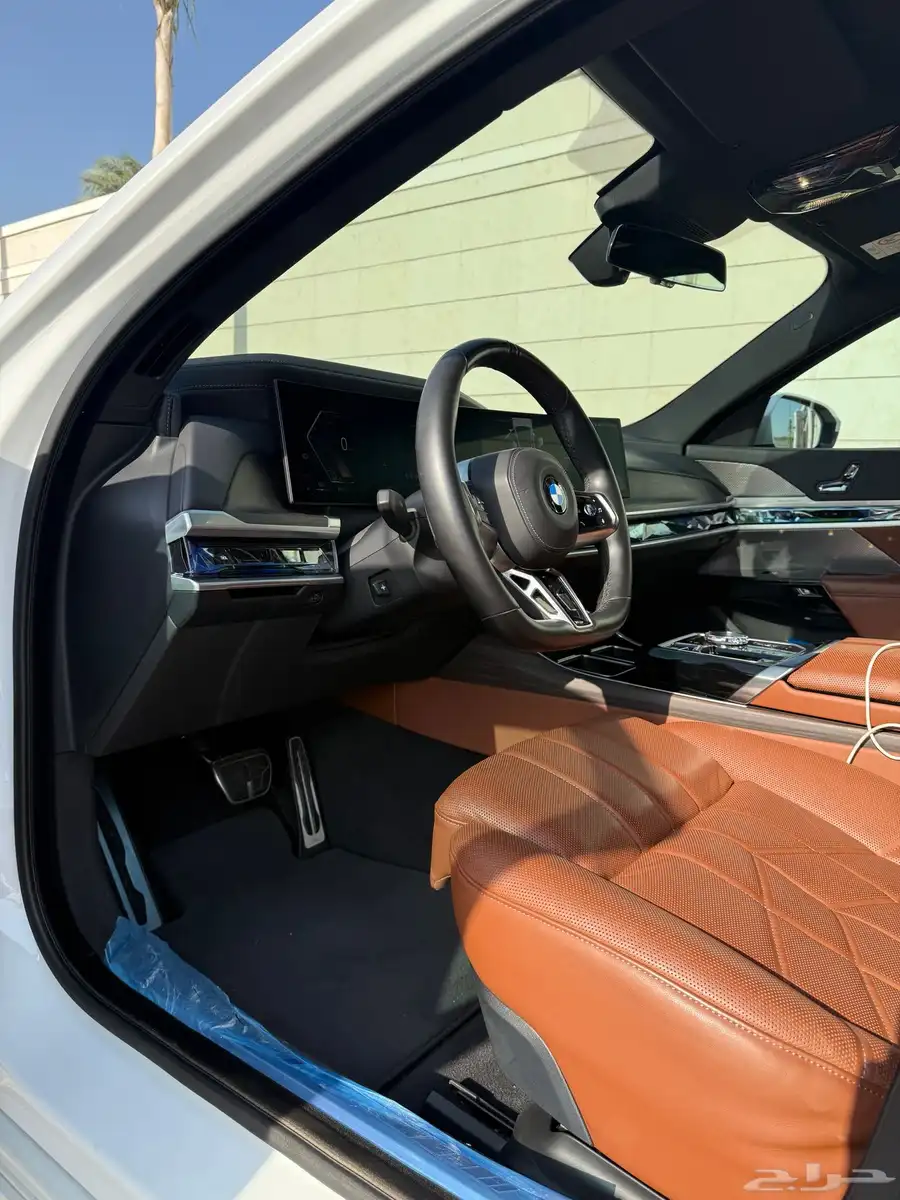 بي ام دبليو 735i M kit 2023 سعودي بحالة الوكالة 14