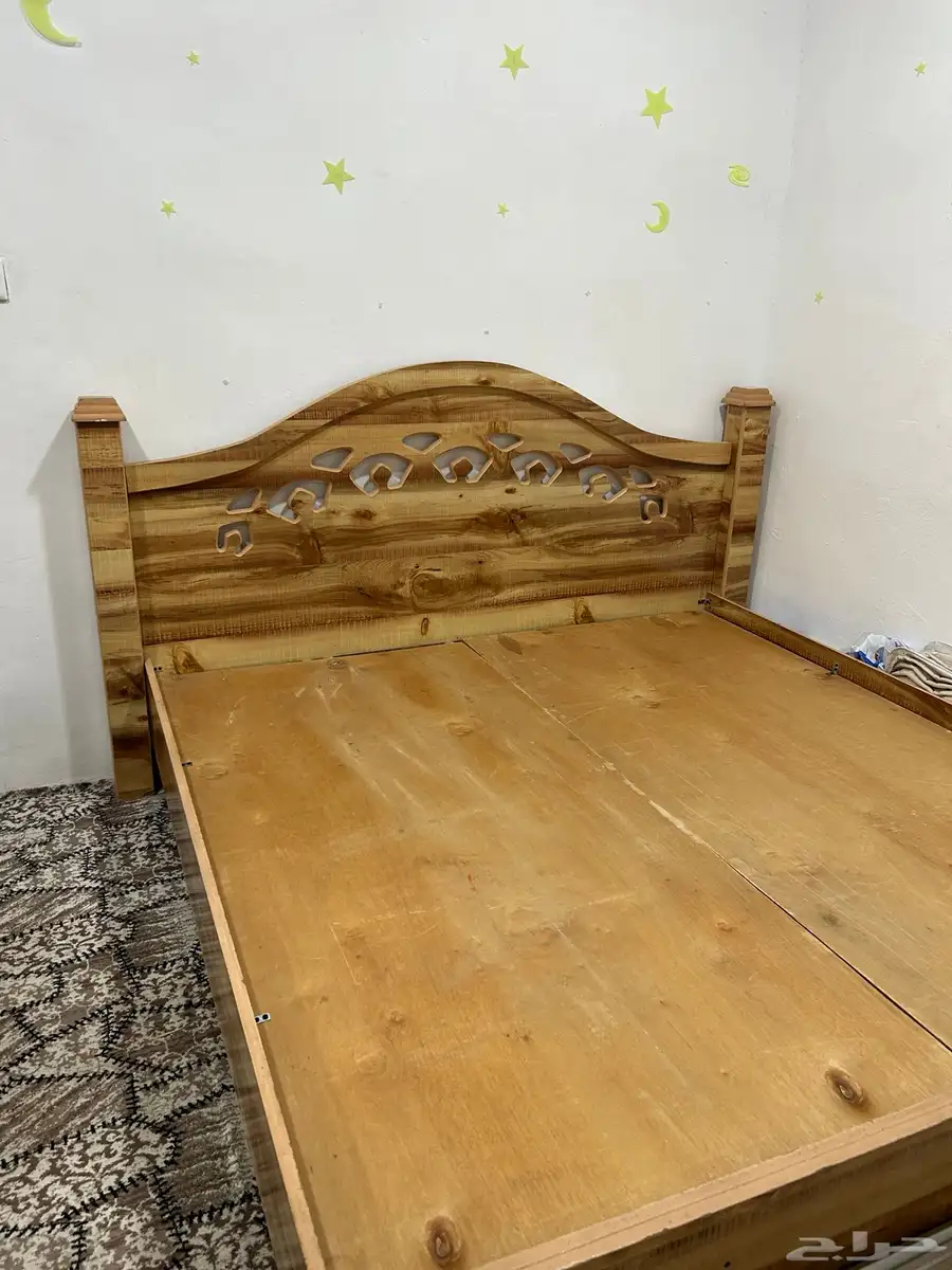 سرير نفرين خشبي كلاسيكي 0
