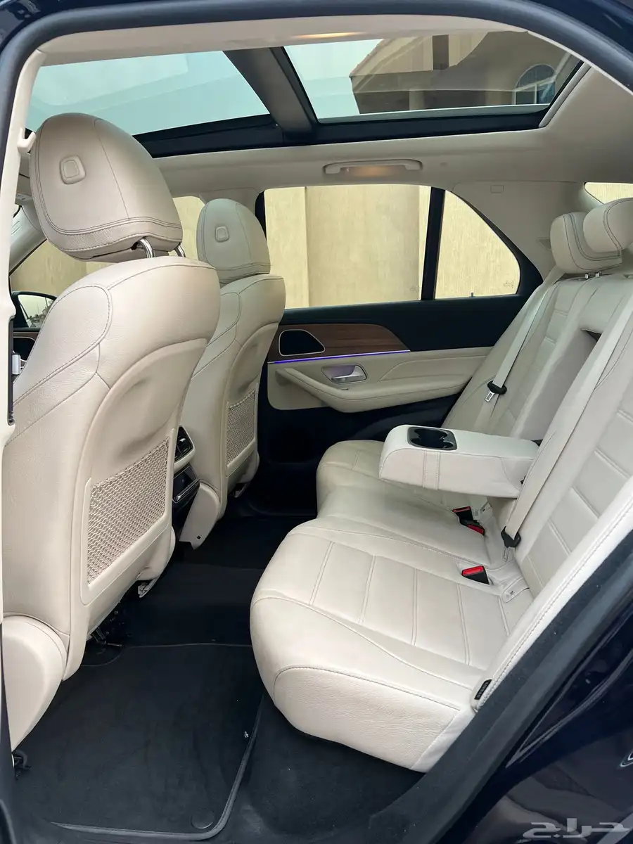 مرسيدس ( GLE450 ) موديل 2022 مع AMG kit شبه جديده 16