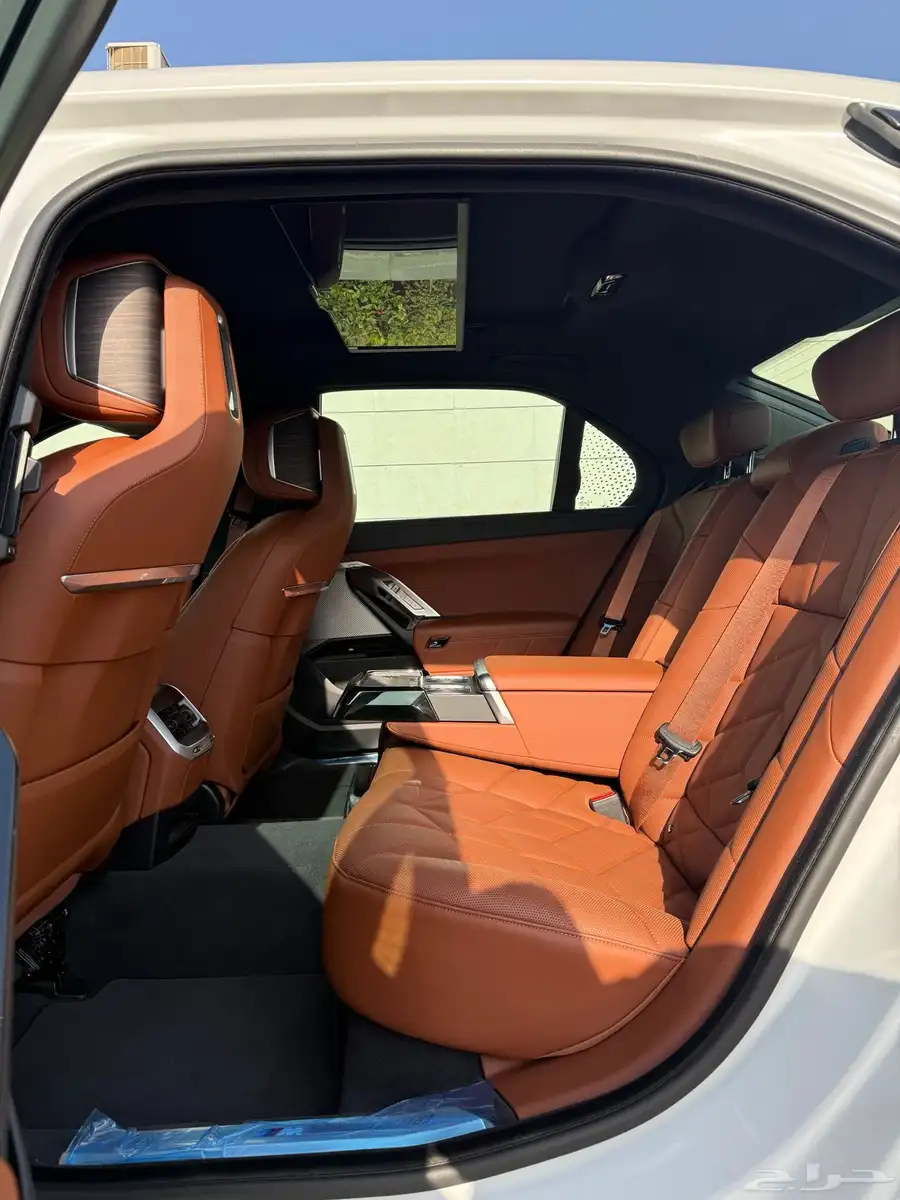 بي ام دبليو 735i M kit 2023 سعودي بحالة الوكالة 8