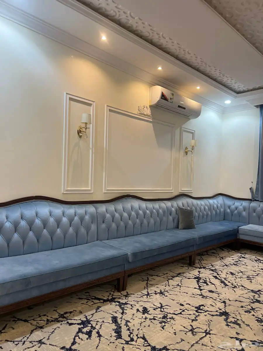 كنب كامل مع ستاير وطاوله وست خدمات وفرشه 2